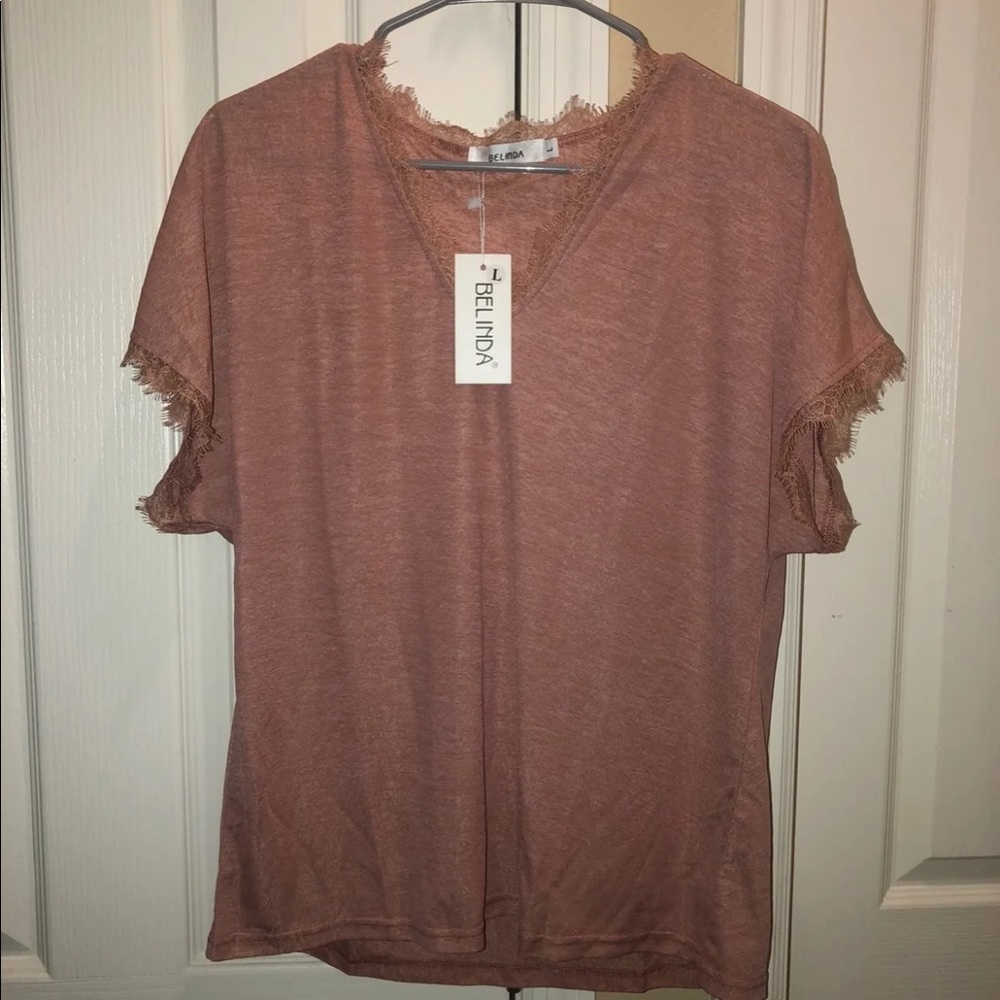 Belinda Womens Mauve Pink Lace Trim V-Neck Short Sleeve Top NWT Size L - Picture 2 of 2